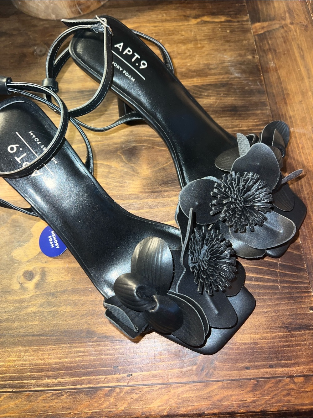 NWT! Afloralable Apt. 9 Black Floral Ankle-Strap 4” Heels Size 9.5!